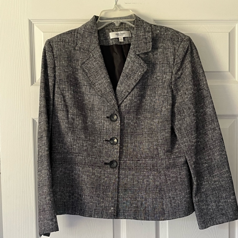 Blazer, women’s size 14.  Black and White